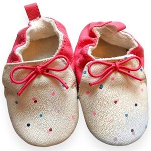 H&M Infant 2.5-3.5 Pink & Cream Birthday Cupcake Sprinkle Moccasins w/ Bows EUC